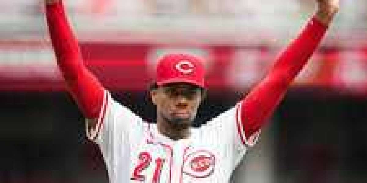 Texas Rangers intrigued within just Luis Castillo, Sonny Grey