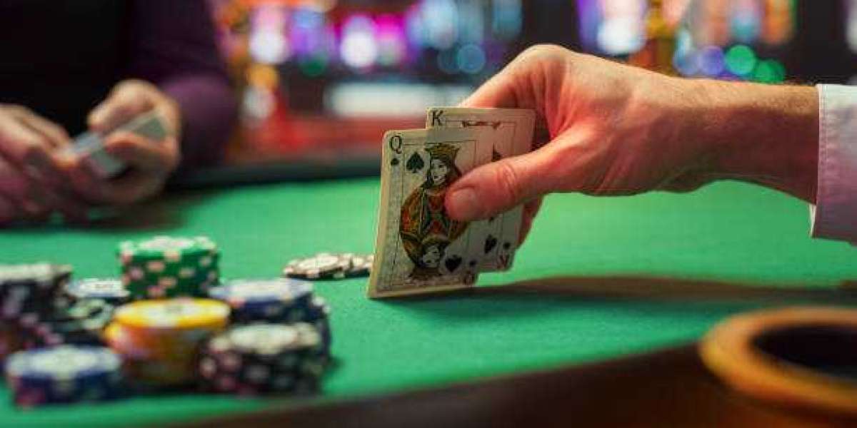 Rola kryptowaluty w transakcjach kasyn online: korzyści i ryzyka w 2025 roku