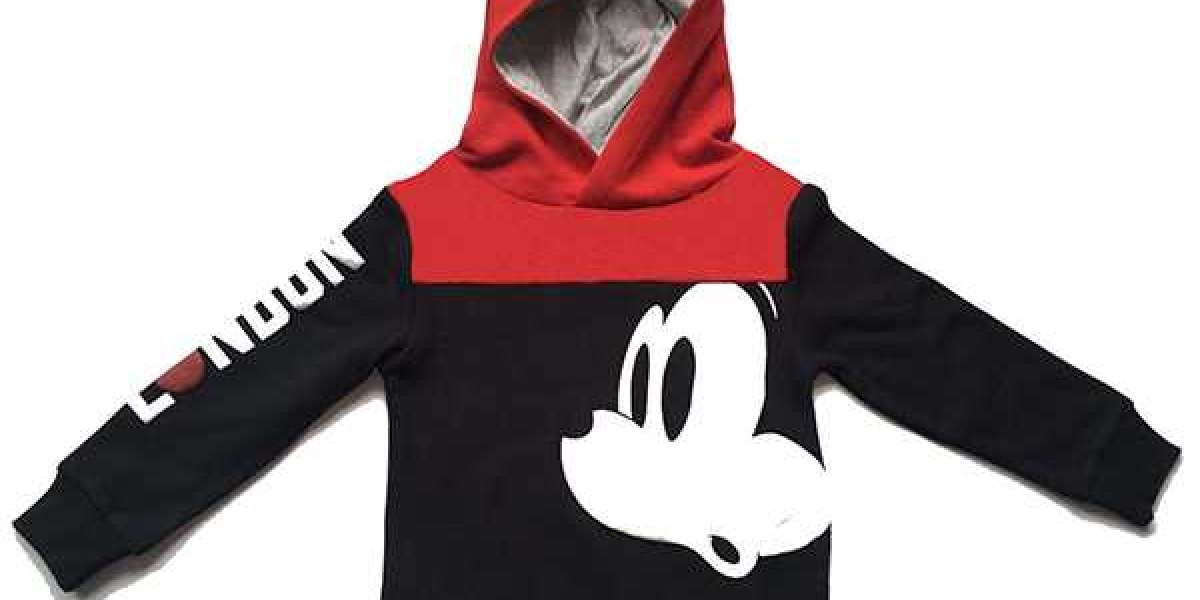 Precision Comfort: Engineering the Perfect Lightweight Sweatshirt Hoodie